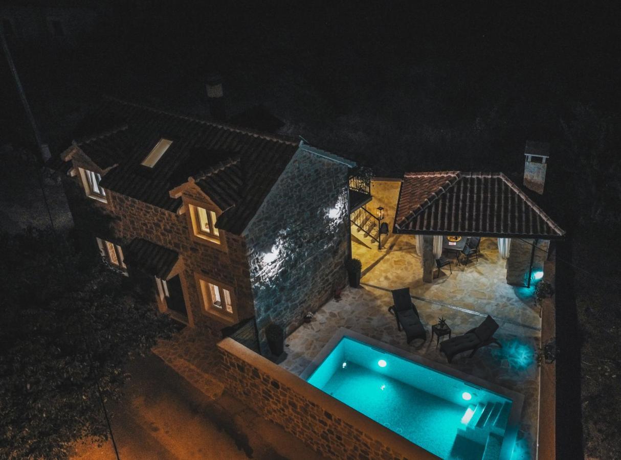 Mara Villa