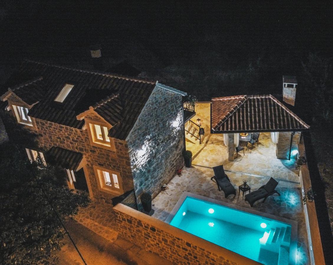 Mara Villa Drnis
